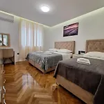M&l Bacvice Apartment *